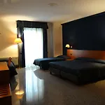 90 Hotel