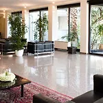 90 Hotel