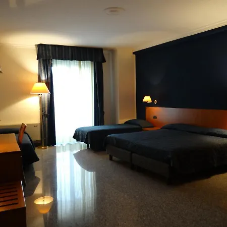 90 Hotel